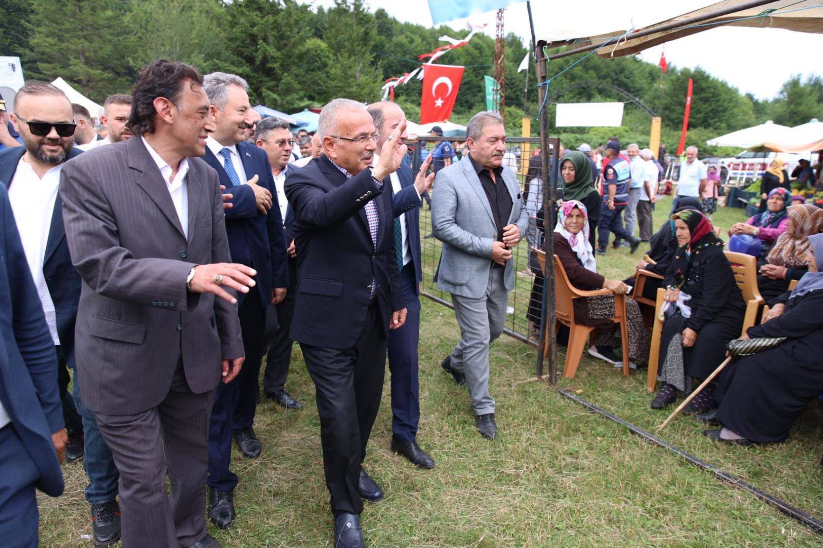 916. YAĞLI GÜREŞ VE KÜLTÜR FESTİVALİNİN AÇILIŞI YAPILDI